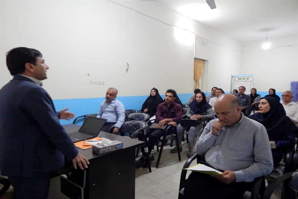 جلسه توجیهی لباس فرم مدارس دشتستان