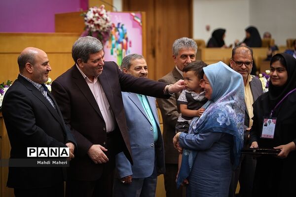 نوزدهمین کنگره ملی پرسش مهر ریاست جمهوری