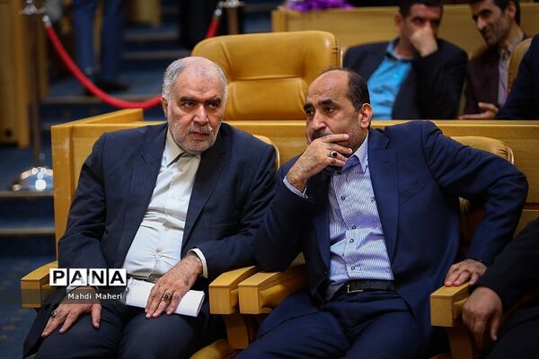 نوزدهمین کنگره ملی پرسش مهر ریاست جمهوری