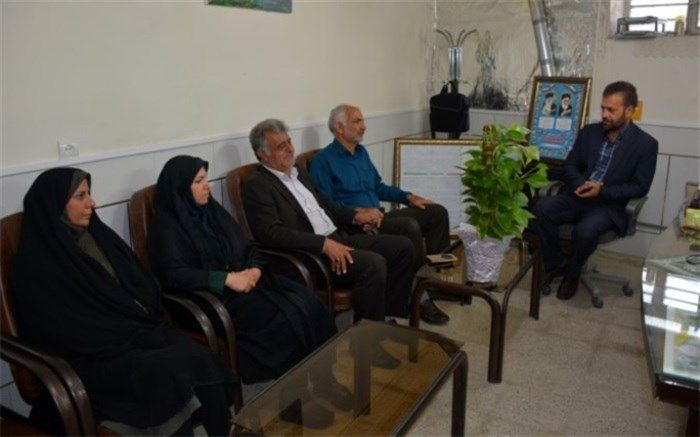 کارمندان بهزیستی زندگی گروه معلول که بخشی از فرایند زندگی برای آنان مشکل است را آسان می کنند