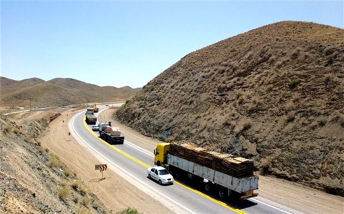 معاون حمل و نقل اداره کل راهداری و حمل و نقل جاده ای استان خراسان جنوبی :افزایش 4 درصدی جابه جایی بار دراستان خراسان جنوبی
