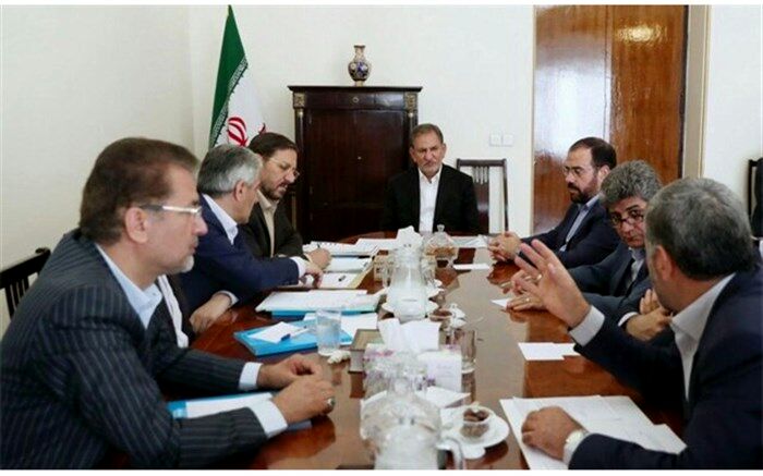 تاکید جهانگیری بر حل معضل کم‌آبی و ایجاد زیرساخت‌های معدنی در استان سمنان