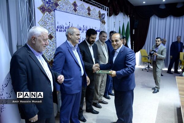 جلسه مشترک شورای معاونان اداره‌کل و مدیران و روسای آموزش و پرورش نواحی و مناطق استان