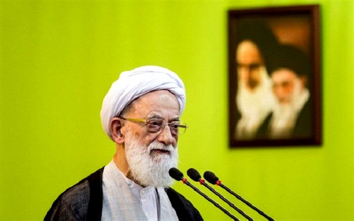 امامی کاشانی: مسئولان کشور تکلیف دارند مسائل اداری خود را به امام زمان عرضه کنند