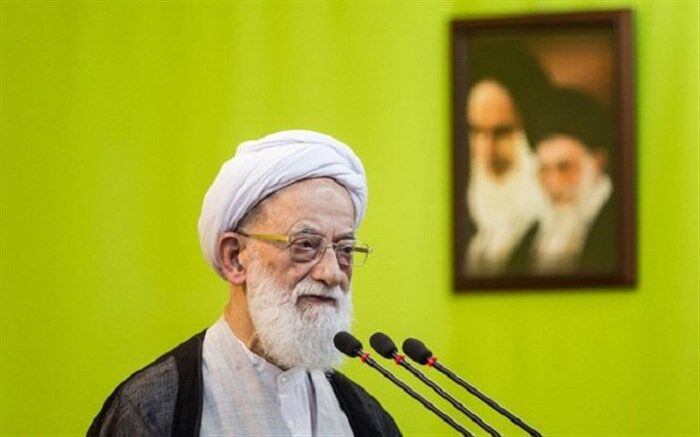 امامی کاشانی: مسئولان کشور تکلیف دارند مسائل اداری خود را به امام زمان عرضه کنند