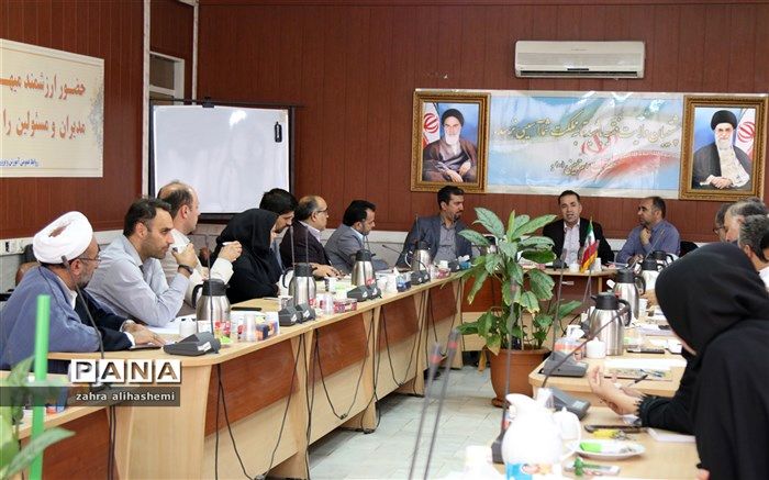 محسن بهارلو:  سرویس مدارس باید  بار اولیا را کم کند