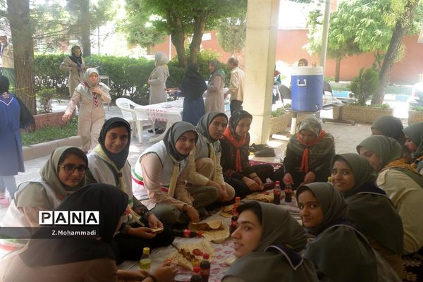 اردوی استانی پیشتازان دختر در اصفهان