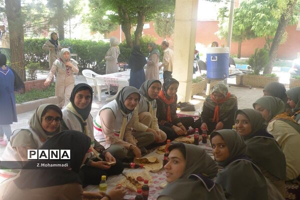 اردوی استانی پیشتازان دختر در اصفهان