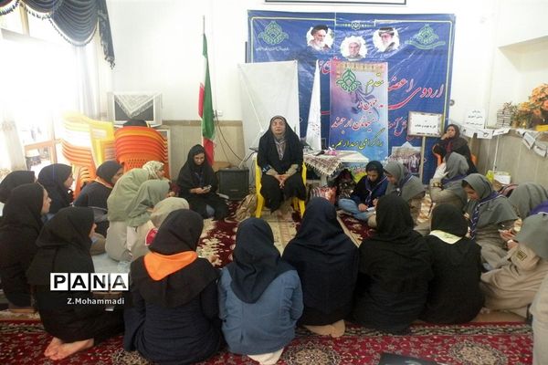 اردوی استانی پیشتازان دختر در اصفهان