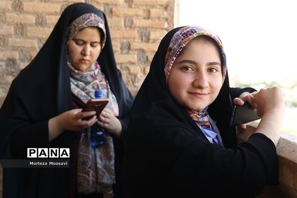بازدید دانش‌آموزان شرکت کننده در مسابقات قرآن از نقاط دیدنی شهر زنجان