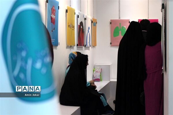 نمایشگاه گروهی  آثار پوستر هنرجویان رشته گرافیک  هنرستان امام رضا(ع)  و هنرستان فنی فاطمه زهرا(س)شهرستان کازرون