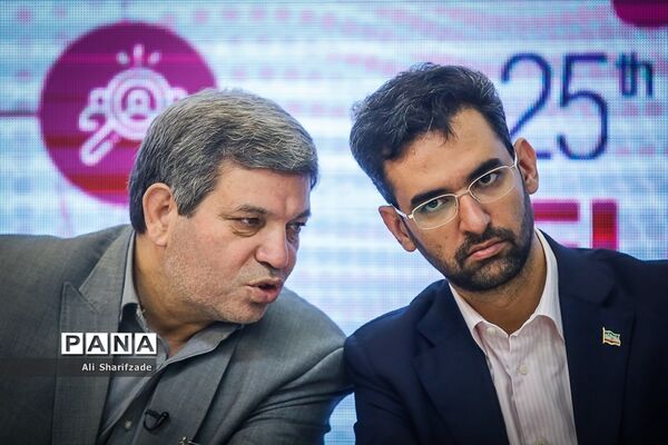 امضای تفاهم‌نامه بین وزارت ارتباطات و وزارت آموزش و پرورش با موضوع هوشمندسازی مدارس
