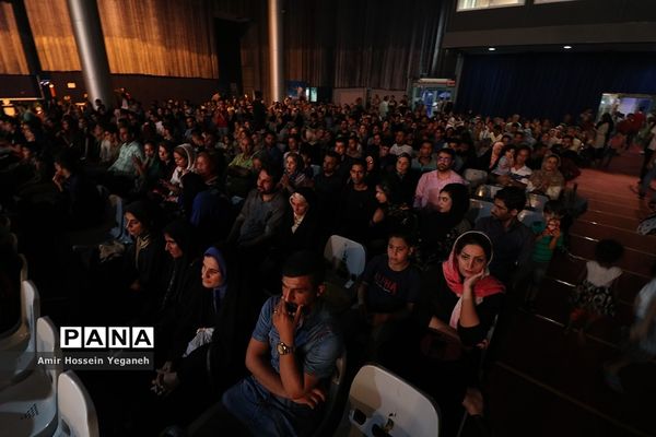 هشتمین شب از بیست و دومین جشنواره تابستانی کیش