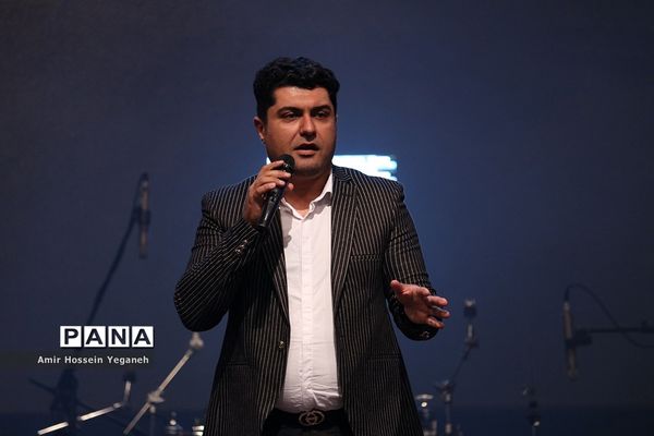 هشتمین شب از بیست و دومین جشنواره تابستانی کیش