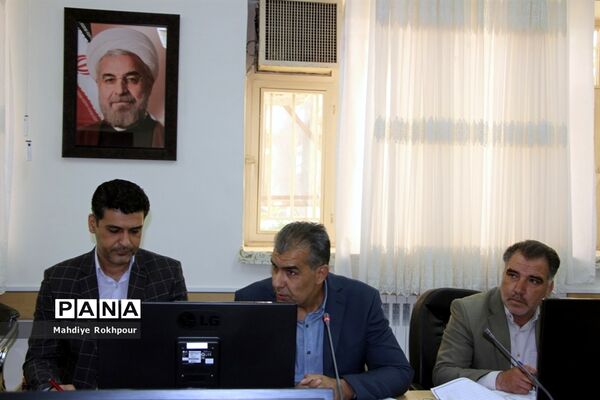 چهارمین نشست کارگروه ساماندهی ونظارت بر لباس فرم مدارس