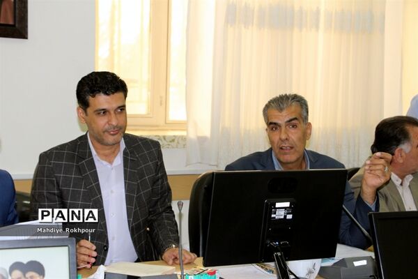 چهارمین نشست کارگروه ساماندهی ونظارت بر لباس فرم مدارس