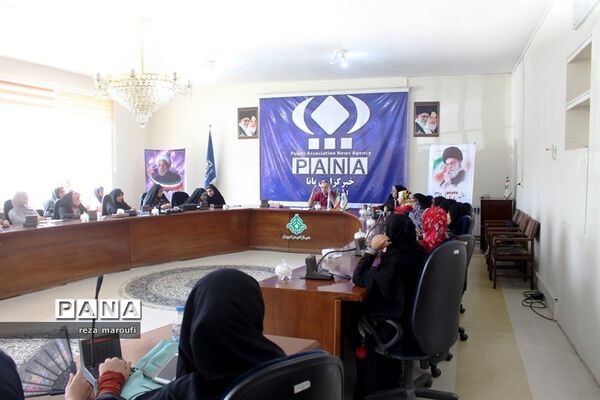دوره آموزشی خبرنگاری، عکاسی و فن بیان  ویژه مسئولان انجمن اسلامی دانش‌آموزان دختر ارومیه