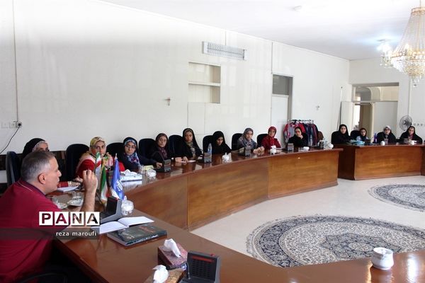 دوره آموزشی خبرنگاری، عکاسی و فن بیان  ویژه مسئولان انجمن اسلامی دانش‌آموزان دختر ارومیه