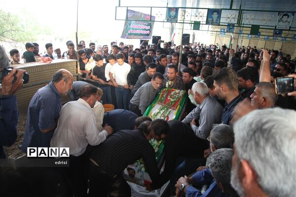 وداع باشکوه با پیکرسرهنگ شهیدعباس بهروزی درخِشت