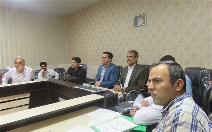 معاون آموزش متوسطه ایلام: انتقال اطلاعات علمی بدون توجه به بستر تربیتی  بهره تاثیری ندارد