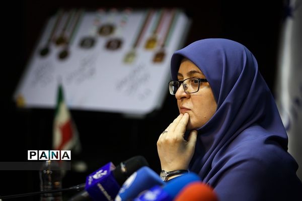 تجلیل از مدال‌آوران و شرکت کنندگان در المپیاد ریاضی لندن و المپیادی‌های فیزیک