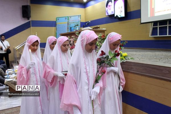 مراسم تجلیل از تسهیل گران برترطرح مشارکت اجتماعی دانش آموزان درپیشگیری از آسیب های اجتماعی استان آذربایجان شرقی