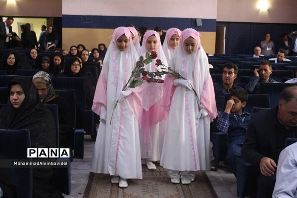 مراسم تجلیل از تسهیل گران برترطرح مشارکت اجتماعی دانش آموزان درپیشگیری از آسیب های اجتماعی استان آذربایجان شرقی