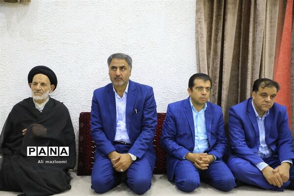 دیدار مدیرکل و جمعی از کارکنان سازمان فنی و حرفه‌ای خراسان جنوبی با حجت الاسلام و المسلمین حاج آقای عبادی