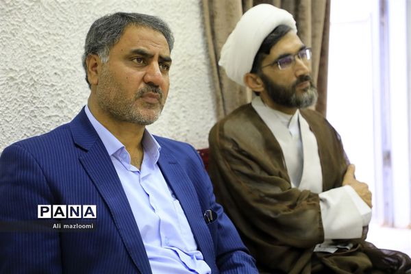 دیدار مدیرکل و جمعی از کارکنان سازمان فنی و حرفه‌ای خراسان جنوبی با حجت الاسلام و المسلمین حاج آقای عبادی