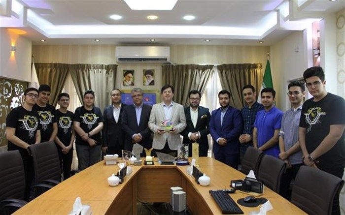 حضور تیم نخبگان دانش‌آموزی رباتیک کاووش در محل صندوق حمایت از توسعه صنایع پیشرفته کشور