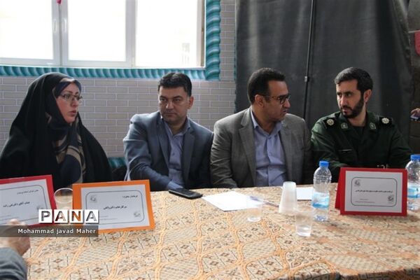 برگزاری سومین میز خدمت مسئولان ادارات در مصلی نماز جمعه شهر قدس