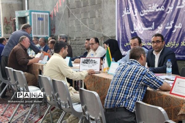 برگزاری سومین میز خدمت مسئولان ادارات در مصلی نماز جمعه شهر قدس