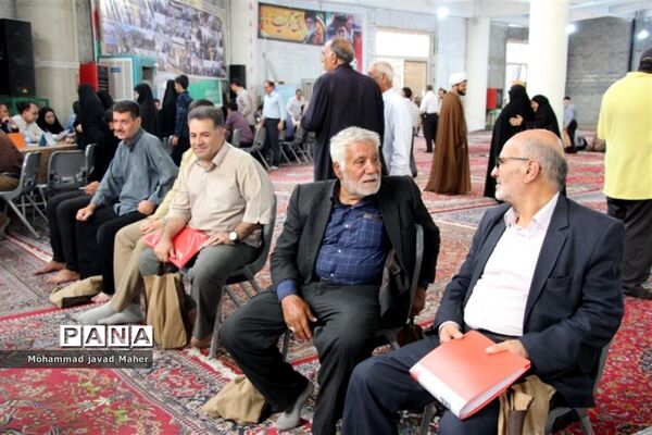 برگزاری سومین میز خدمت مسئولان ادارات در مصلی نماز جمعه شهر قدس