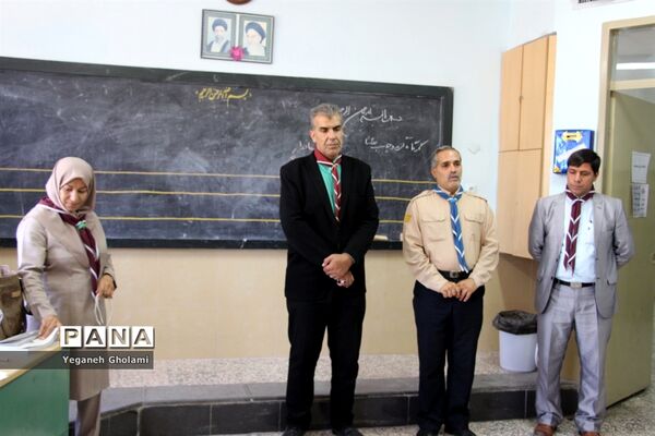 بازدید مدیر سازمان دانش‌آموزی استان از پایگاه‌های اوقات فراغت پیشتازان دختر