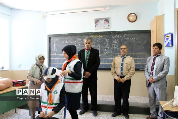 بازدید مدیر سازمان دانش‌آموزی استان از پایگاه‌های اوقات فراغت پیشتازان دختر