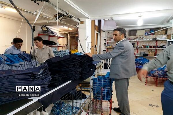 بازدید تیم نظارت تخصصی از تولیدی‌های لباس فرم مدارس