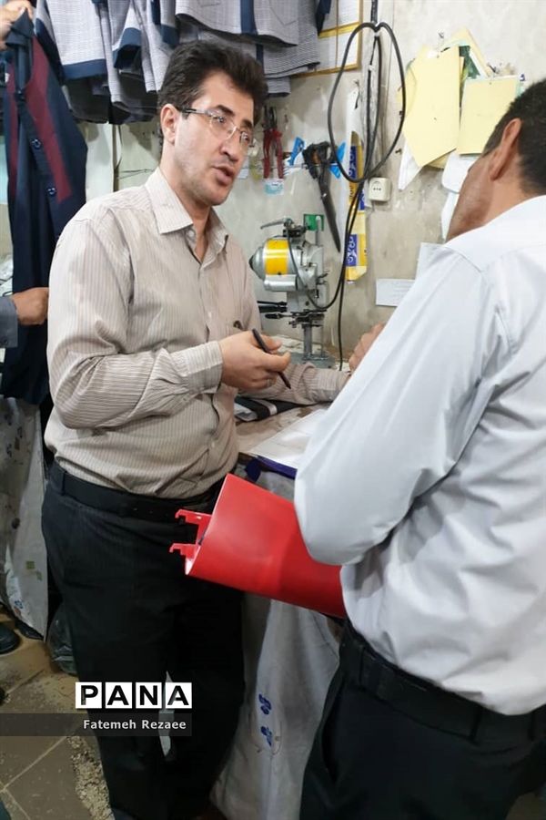 بازدید تیم نظارت تخصصی از تولیدی‌های لباس فرم مدارس