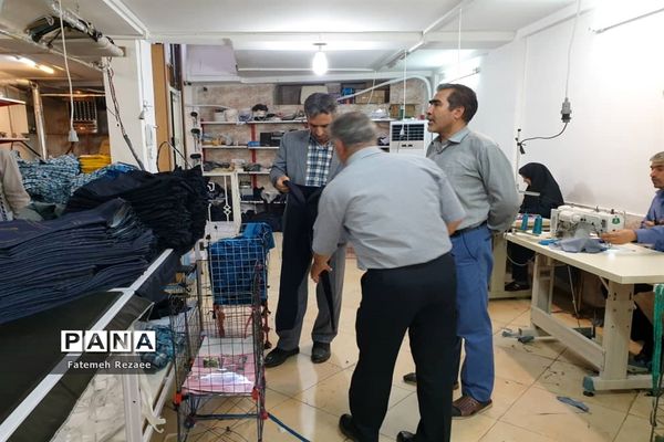 بازدید تیم نظارت تخصصی از تولیدی‌های لباس فرم مدارس