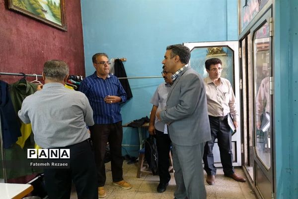 بازدید تیم نظارت تخصصی از تولیدی‌های لباس فرم مدارس