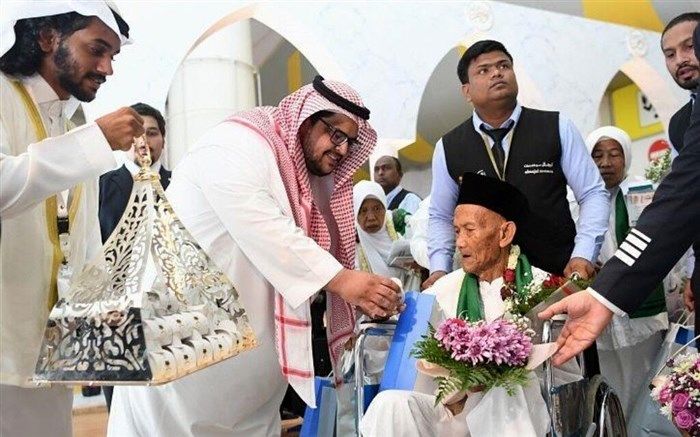 مسن ترین زائر حج وارد سرزمین وحی شد +تصویر