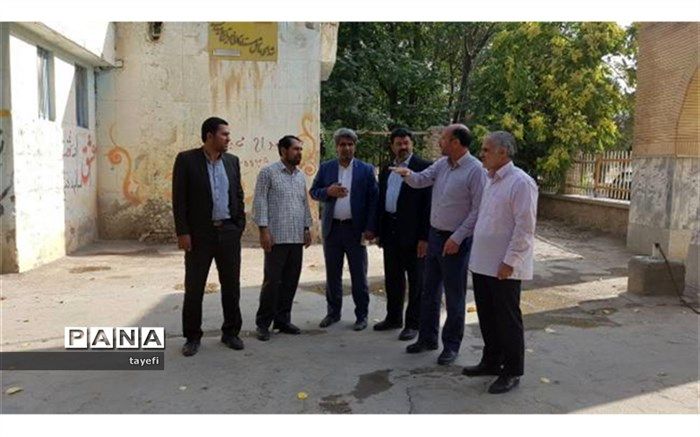 بازدید اعضای شورای شهر چناران از ابنیه و قبور دوطبقه بهشت زینب (س)