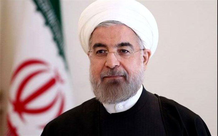رییس جمهوری در بدو ورود به تبریز: پروژه های سفر قبلی را پی گیری می کنم