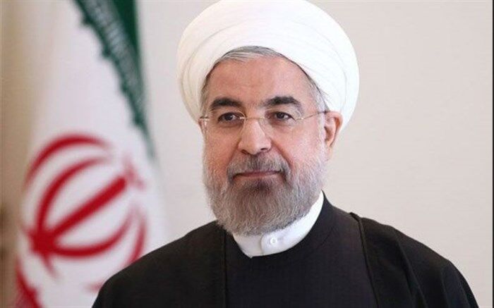 رییس جمهوری در بدو ورود به تبریز: پروژه های سفر قبلی را پی گیری می کنم