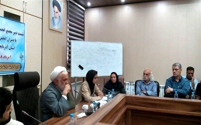 عضویت 150 هزار شاعر و نویسنده در انجمن‌های ادبی کشور