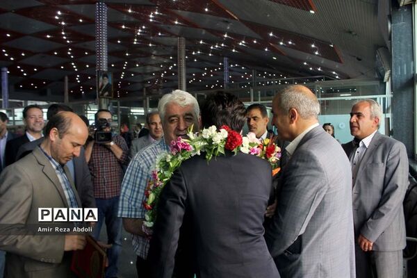استقبال از دانش‌آموز مدال آور المپیاد جهانی شیمی