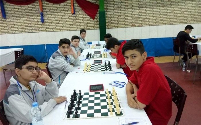 دشت اول حضور دانش آموزان ورزشکار قمی با کسب جام اخلاق