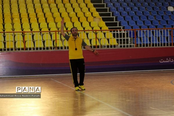 کلاس تخصصی داوری آقایان بازی‌های بومی محلی استان بوشهر