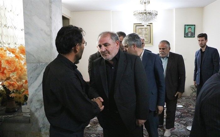 حضور مدیرکل آموزش و پرورش استان قزوین در منزل مرحوم فرزاد نوروزی