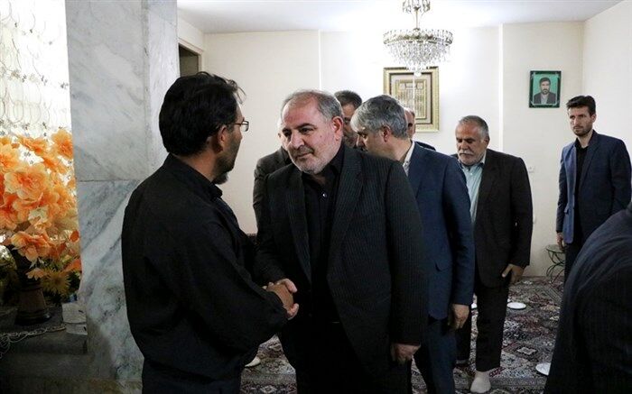 حضور مدیرکل آموزش و پرورش استان قزوین در منزل مرحوم فرزاد نوروزی