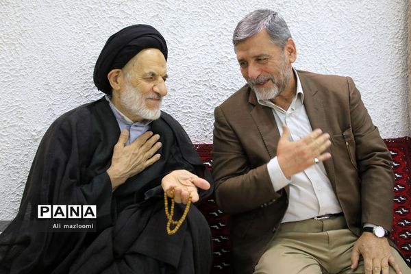 نشست تبیین مسائل جاری انقلاب اسلامی با سخنرانی صفار هرندی